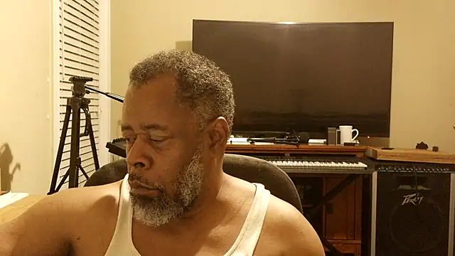 Cleozevo1961 online show from July 13, 2026, 3:28 am