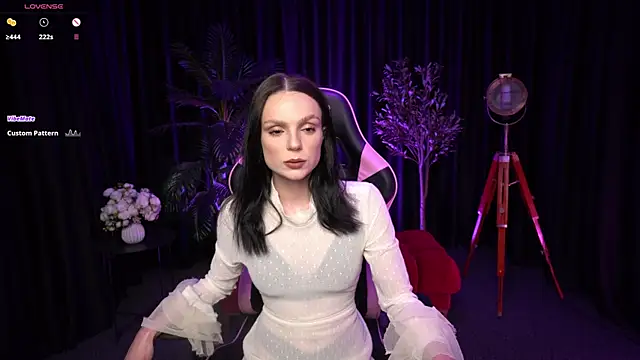Snapshot of Wild_Alice_me chatting on April 16, 2026, 3:13 pm Wild Alice me online show from April 16, 2026, 3:13 pm