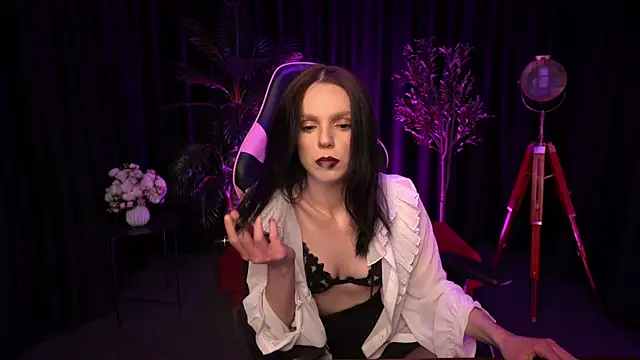 Snapshot of Wild_Alice_me chatting on April 18, 2026, 7:07 pm Wild Alice me online show from April 18, 2026, 7:07 pm