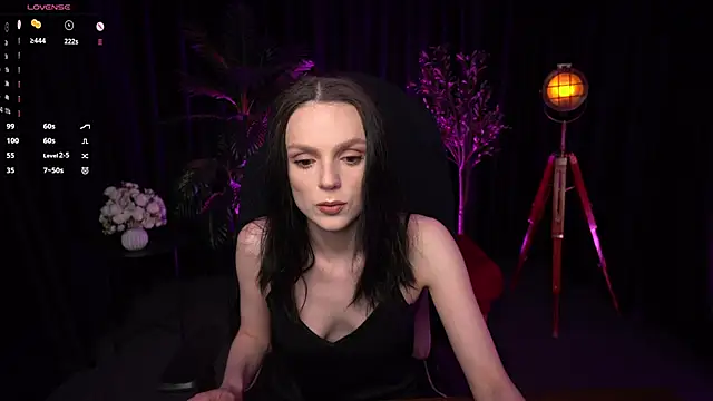 Snapshot of Wild_Alice_me chatting on April 24, 2026, 3:03 pm Wild Alice me online show from April 24, 2026, 3:03 pm