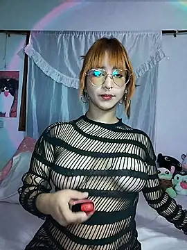 Snapshot of chloe_roxy chatting on February 25, 2026, 6:41 pm chloe roxy online show from February 25, 2026, 6:41 pm