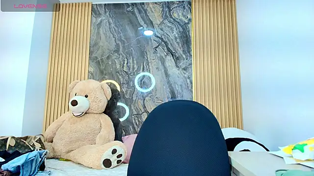 scarlett lumi online show from March 26, 2026, 12:03 pm