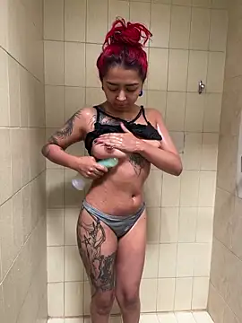 Snapshot of poyson_ivy chatting on February 23, 2026, 9:37 pm poyson ivy online show from February 23, 2026, 9:37 pm