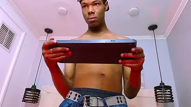 Snapshot of Santiago_Ortiz_ chatting on March 9, 2026, 1:36 pm Santiago Ortiz online show from March 9, 2026, 1:36 pm