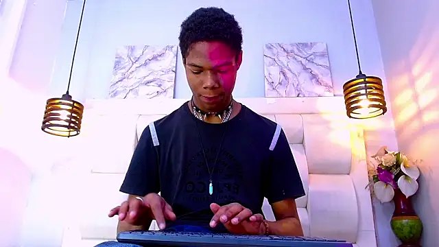 Snapshot of Santiago_Ortiz_ chatting on March 25, 2026, 1:21 pm Santiago Ortiz online show from March 25, 2026, 1:21 pm