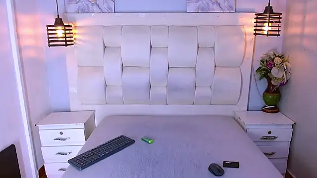 Snapshot of Santiago_Ortiz_ chatting on March 4, 2026, 6:15 pm Santiago Ortiz online show from March 4, 2026, 6:15 pm