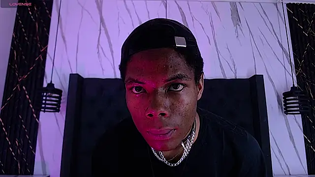 Snapshot of Santiago_Ortiz_ chatting on March 31, 2026, 7:27 pm Santiago Ortiz online show from March 31, 2026, 7:27 pm