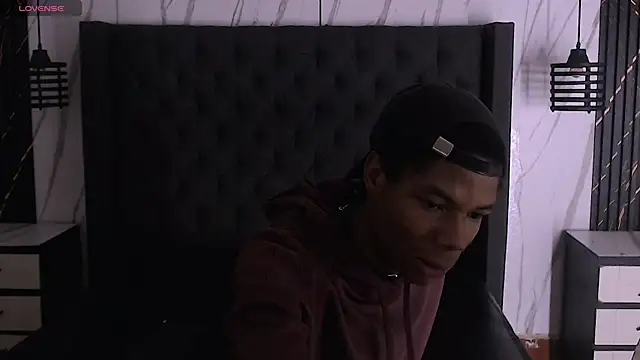 Snapshot of Santiago_Ortiz_ chatting on April 12, 2026, 1:03 pm Santiago Ortiz online show from April 12, 2026, 1:03 pm