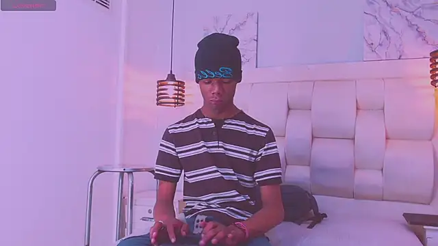 Snapshot of Santiago_Ortiz_ chatting on April 8, 2026, 7:26 pm Santiago Ortiz online show from April 8, 2026, 7:26 pm