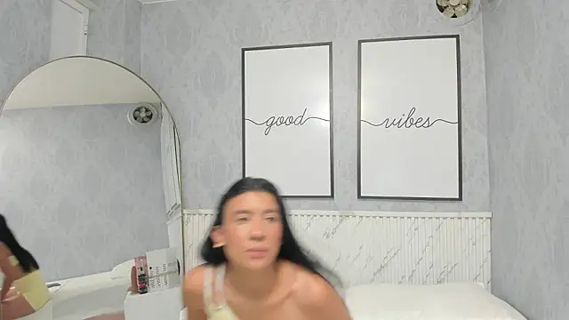 Snapshot of beautydoll18_ chatting on March 17, 2026, 10:18 am beautydoll18 online show from March 17, 2026, 10:18 am