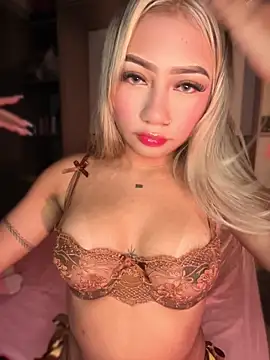 Dulce Sofi  online show from May 30, 2026, 2:07 am