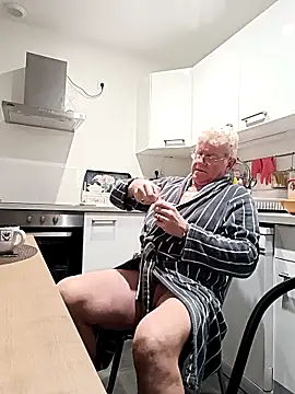 olivbisoumis online show from March 24, 2026, 5:40 am