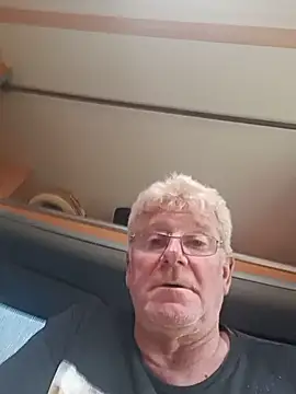 olivbisoumis online show from May 18, 2026, 4:34 pm