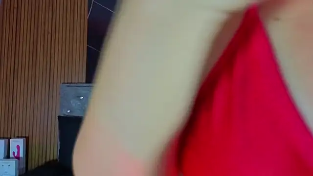 Snapshot of Sophiexx_ chatting on April 10, 2026, 1:40 pm Sophiexx online show from April 10, 2026, 1:40 pm