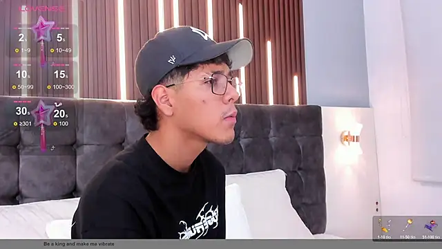 Snapshot of Daviid18__ chatting on February 20, 2026, 2:08 pm Daviid18 online show from February 20, 2026, 2:08 pm