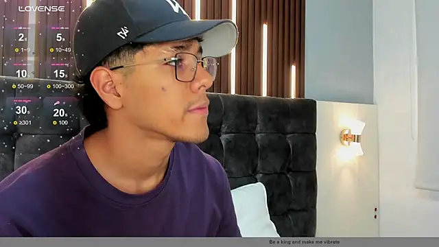 Snapshot of Daviid18__ chatting on February 19, 2026, 3:53 pm Daviid18 online show from February 19, 2026, 3:53 pm