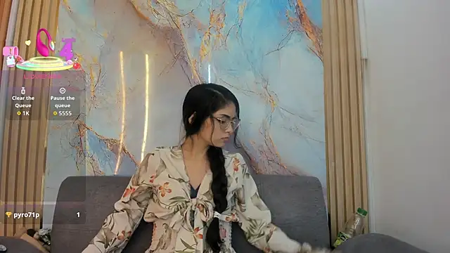 Snapshot of Carolina_pm chatting on April 6, 2026, 10:55 pm Carolina pm online show from April 6, 2026, 10:55 pm