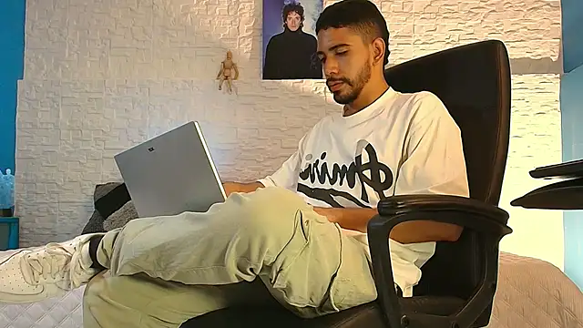 Kratoswolf online show from May 28, 2026, 8:15 pm