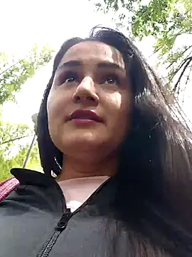 yissela92 online show from February 23, 2026, 7:03 pm