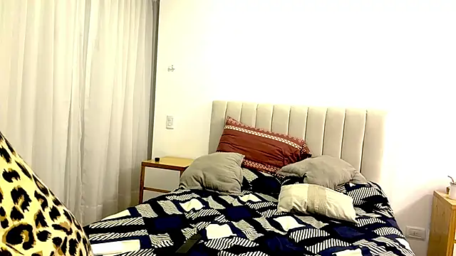 Snapshot of Doble_Dosis chatting on February 19, 2026, 11:45 pm Doble Dosis online show from February 19, 2026, 11:45 pm