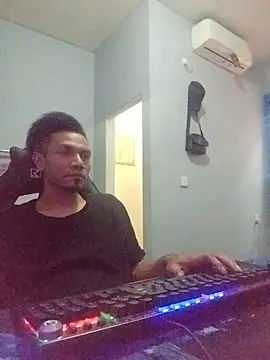 Snapshot of UcEng_Lab chatting on February 20, 2026, 8:27 am UcEng Lab online show from February 20, 2026, 8:27 am