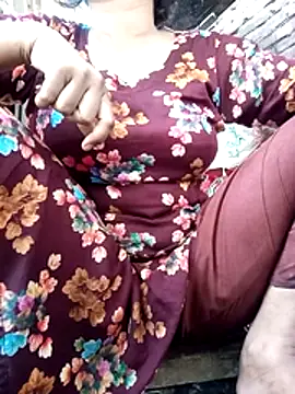 Snapshot of BreezySexyGirl69 chatting on May 3, 2026, 6:40 am BreezySexyGirl69 online show from May 3, 2026, 6:40 am