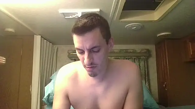 luverrboyy online show from June 25, 2026, 2:42 am