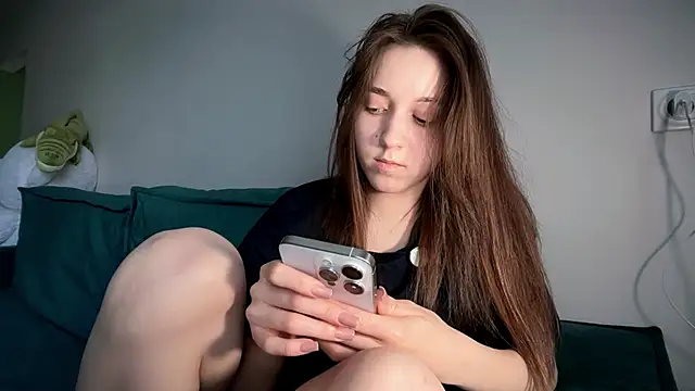 monnymoonn online show from February 25, 2026, 9:09 am