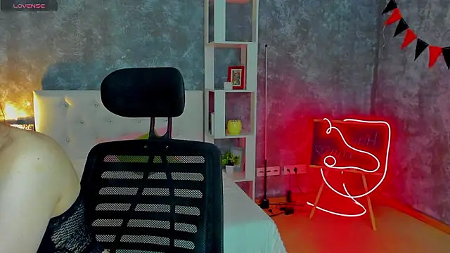 tina xx tina online show from March 5, 2026, 1:46 am