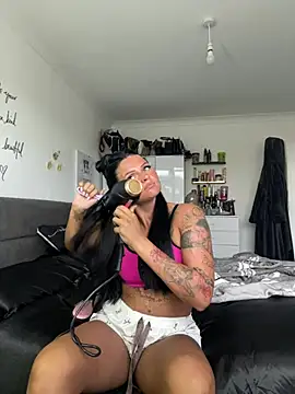 Snapshot of Destinylovex chatting on July 6, 2026, 7:05 pm Destinylovex online show from July 6, 2026, 7:05 pm