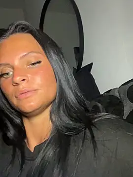 Snapshot of Destinylovex chatting on May 22, 2026, 8:40 pm Destinylovex online show from May 22, 2026, 8:40 pm