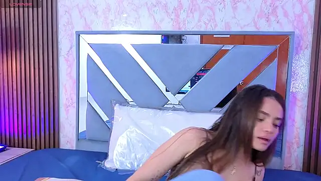LittleeSara18 online show from May 3, 2026, 11:26 am