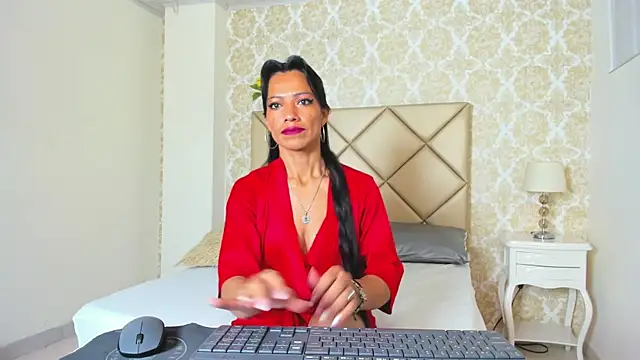 FernandaAvilax online show from June 24, 2026, 2:32 am