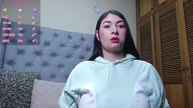 skarlett  36 online show from May 8, 2026, 2:32 pm