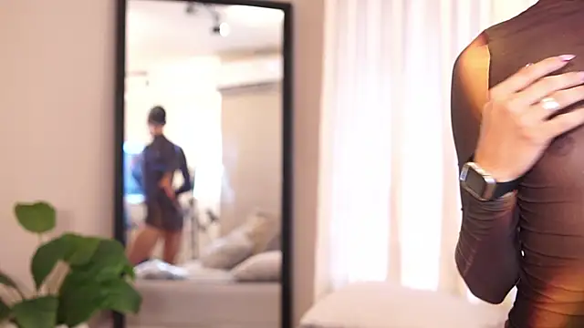 Luxa Velvet online show from April 8, 2026, 1:01 pm