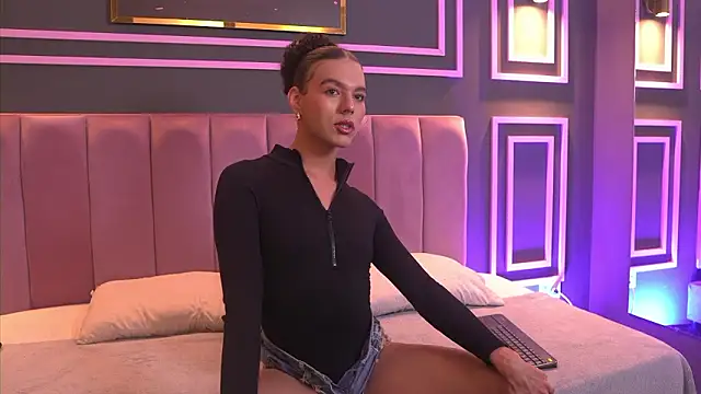 Luxa Velvet online show from February 20, 2026, 12:18 pm