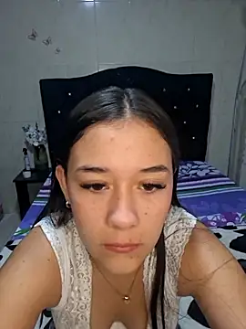 Snapshot of AlessiaKnox chatting on April 15, 2026, 2:10 pm AlessiaKnox online show from April 15, 2026, 2:10 pm