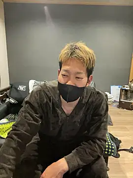 ryuaaaaa online show from April 21, 2026, 3:29 pm