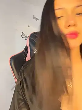 scarleth marquezz online show from May 17, 2026, 3:17 am