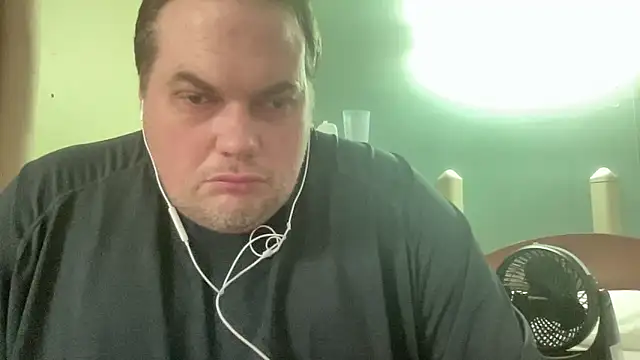 Snapshot of bdsm335 chatting on February 21, 2026, 4:09 pm bdsm335 online show from February 21, 2026, 4:09 pm