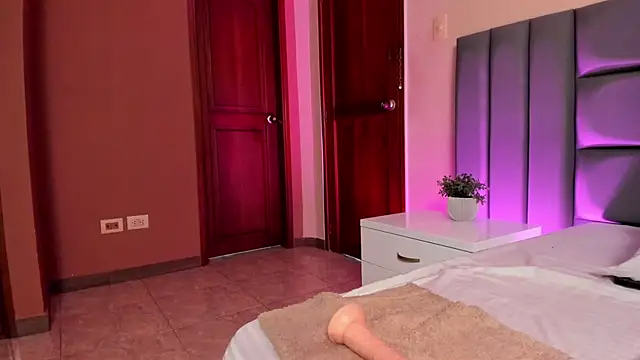 KatrionaNyx online show from April 28, 2026, 2:27 am