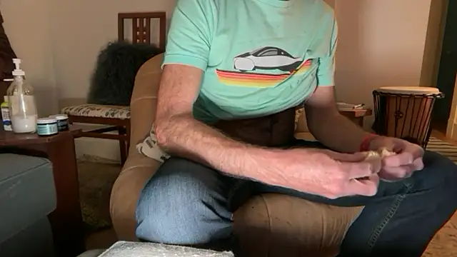 Snapshot of Guy__Grey chatting on February 25, 2026, 12:33 am Guy Grey online show from February 25, 2026, 12:33 am