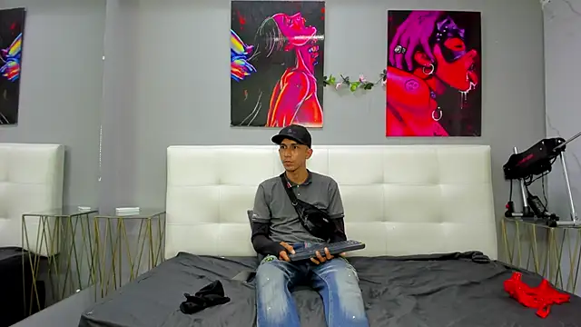 ahsly78Bryan online show from April 28, 2026, 7:51 pm