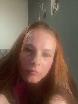 Snapshot of Louise_Burnett chatting on February 20, 2026, 8:22 pm Louise Burnett online show from February 20, 2026, 8:22 pm