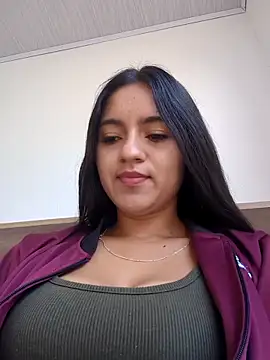 Snapshot of DulceCaroX chatting on May 28, 2026, 1:39 pm DulceCaroX online show from May 28, 2026, 1:39 pm