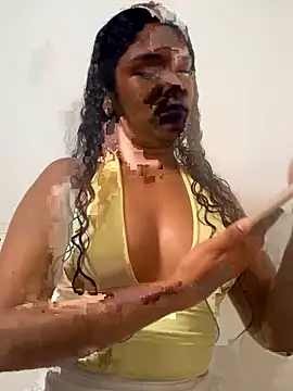 Snapshot of Miaafoxx__ chatting on April 9, 2026, 7:53 pm Miaafoxx online show from April 9, 2026, 7:53 pm