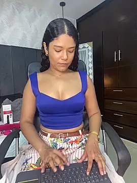 Snapshot of Miaafoxx__ chatting on March 12, 2026, 7:29 pm Miaafoxx online show from March 12, 2026, 7:29 pm