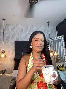 Snapshot of Miaafoxx__ chatting on February 28, 2026, 7:24 pm Miaafoxx online show from February 28, 2026, 7:24 pm