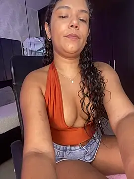 Snapshot of Miaafoxx__ chatting on April 13, 2026, 7:51 pm Miaafoxx online show from April 13, 2026, 7:51 pm