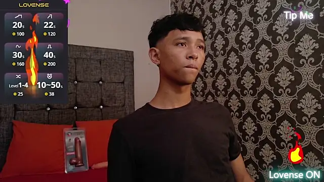 Little Twink19x online show from May 28, 2026, 7:31 pm